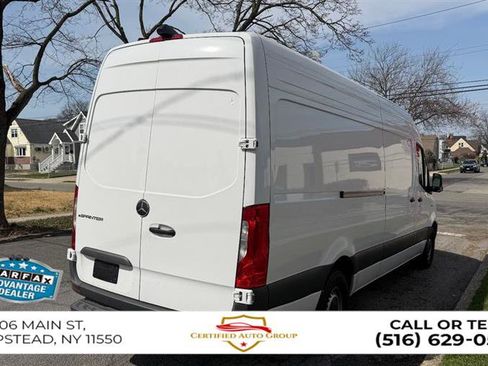 Used 2024 Mercedes-Benz eSprinter 170 Cargo image 5