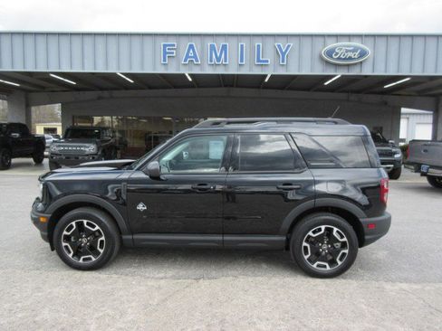 Used 2023 Ford Bronco Sport Outer Banks w/ Tech Package image 2