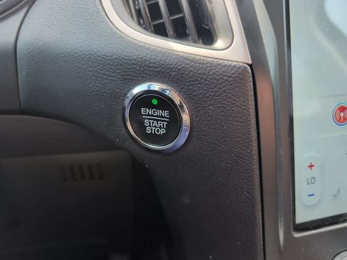Used 2024 Ford Edge SEL AWD/4WD image 17