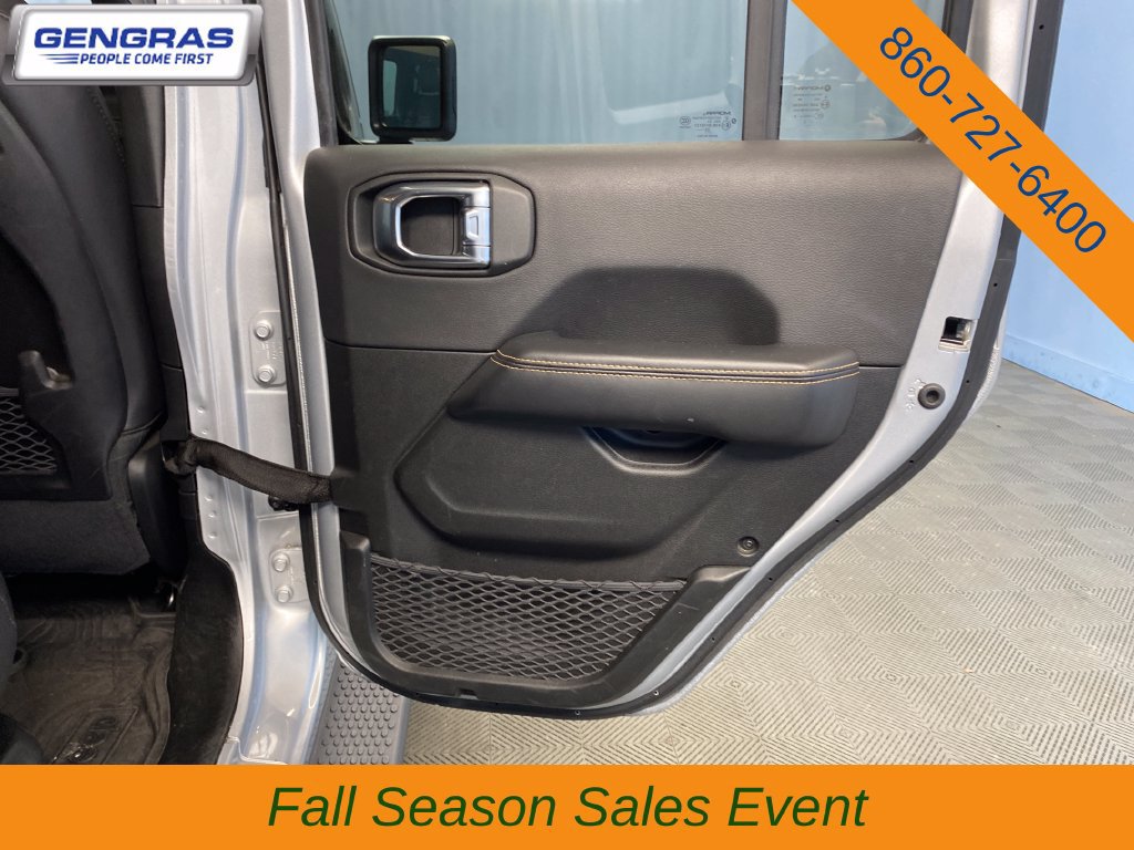 Used 2024 Jeep Wrangler Unlimited Sahara w/ Technology Group AWD/4WD image 40