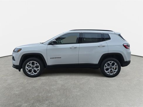 New 2026 Jeep Compass Latitude image 8