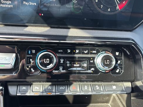 Used 2023 GMC Sierra 1500 AT4 w/ AT4 Premium Package image 28