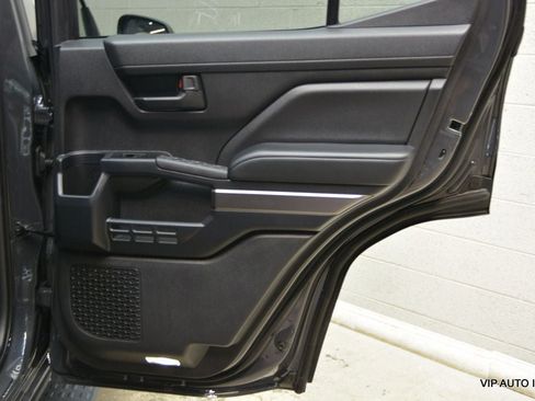 Used 2025 Toyota 4Runner SR5 AWD/4WD image 14