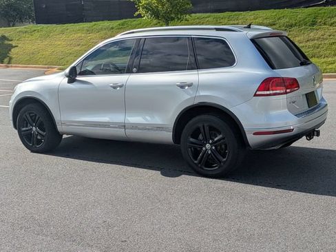 Used 2017 Volkswagen Touareg Wolfsburg Edition AWD/4WD image 6