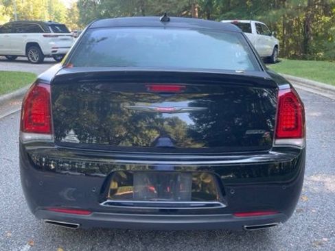 Used 2021 Chrysler 300 S w/ S Model Appearance Package RWD image 8