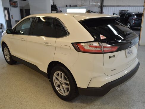 Used 2024 Ford Edge SEL AWD/4WD image 5