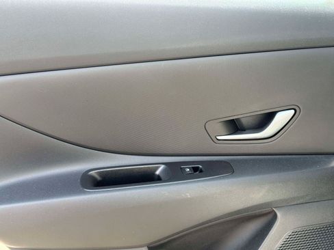 Used 2021 Hyundai Elantra SEL FWD image 12