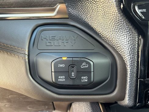New 2026 RAM 2500 Limited AWD/4WD image 17