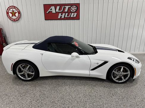 Used 2014 Chevrolet Corvette Stingray Convertible image 2