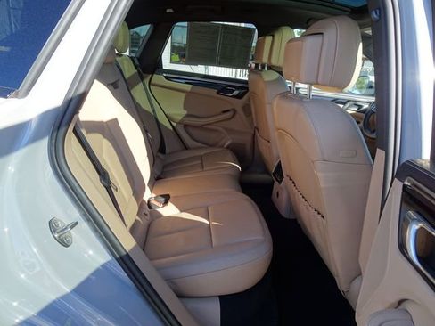 Used 2023 Porsche Macan S AWD/4WD image 17