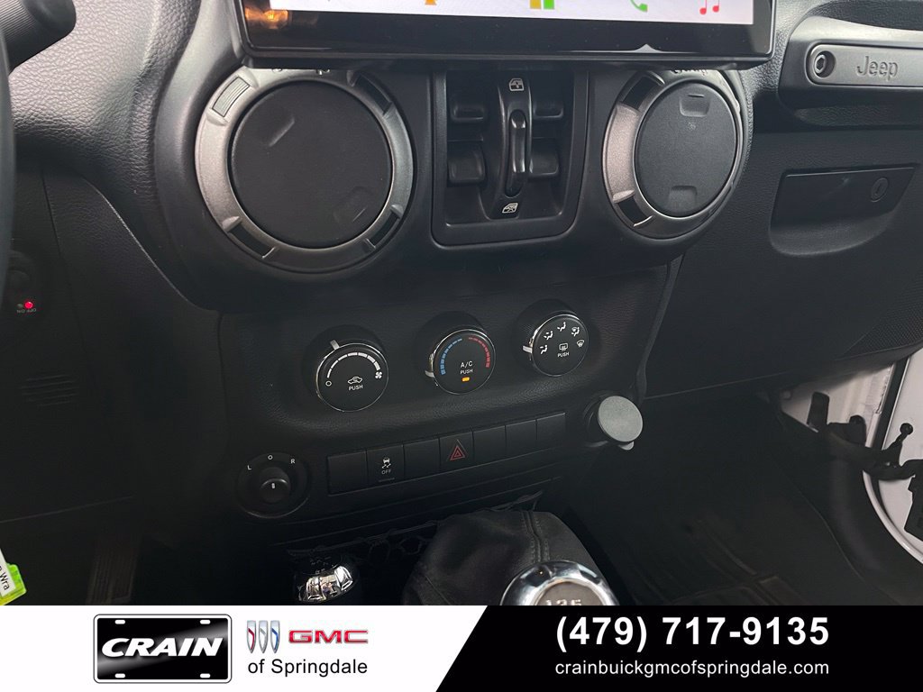 Used 2015 Jeep Wrangler Unlimited Sport w/ Quick Order Package 23S AWD/4WD image 17