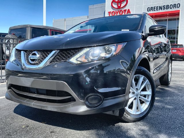 Used 2017 Nissan Rogue Sport SV FWD image 1