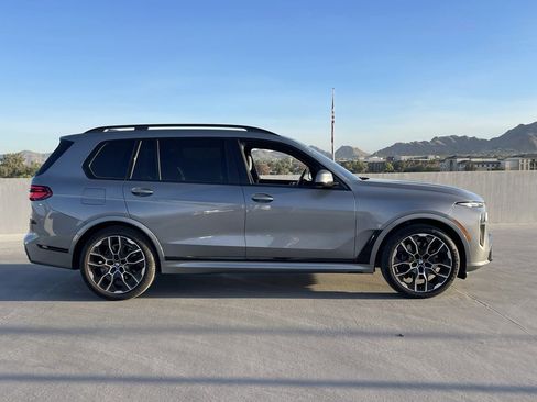 Used 2023 BMW X7 xDrive40i w/ M Sport Package image 3