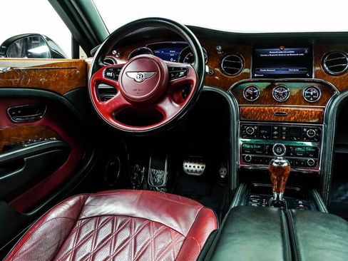 Used 2018 Bentley Mulsanne RWD image 25