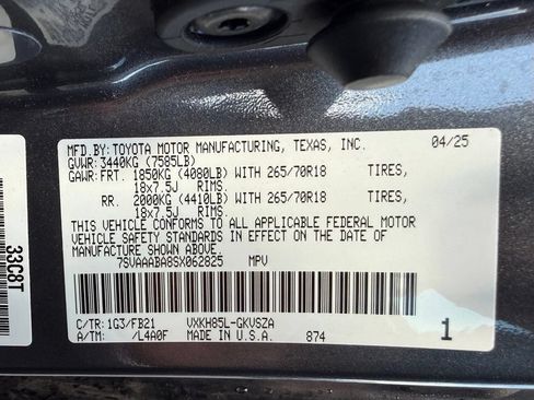 Used 2025 Toyota Sequoia SR5 AWD/4WD image 33