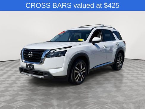 Used 2025 Nissan Pathfinder Platinum AWD/4WD image 3