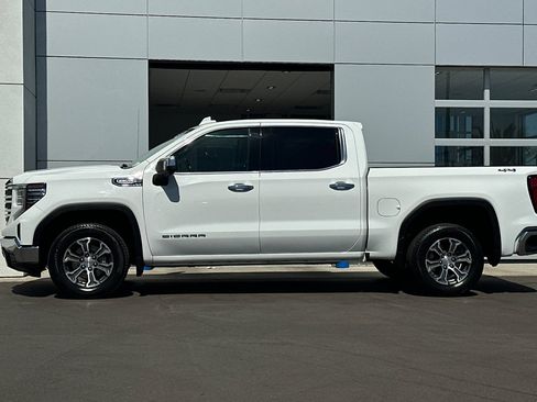 Used 2025 GMC Sierra 1500 SLT AWD/4WD image 7