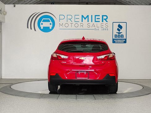 Used 2017 Chevrolet Cruze LT w/ Convenience Package FWD image 5
