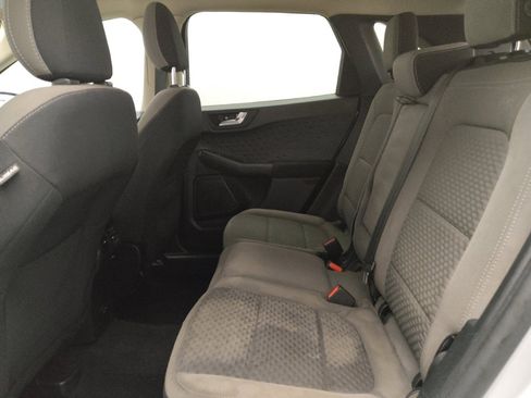 Used 2020 Ford Escape SE image 18