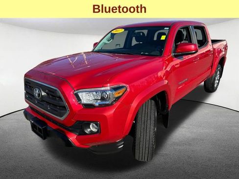 Used 2017 Toyota Tacoma SR5 w/ Tow Package AWD/4WD image 5