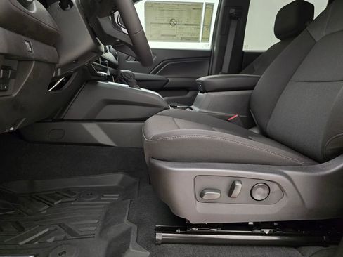 New 2025 Chevrolet Colorado W/T w/ WT Custom Package image 4