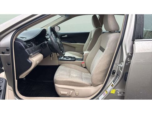 Used 2013 Toyota Camry LE FWD image 10