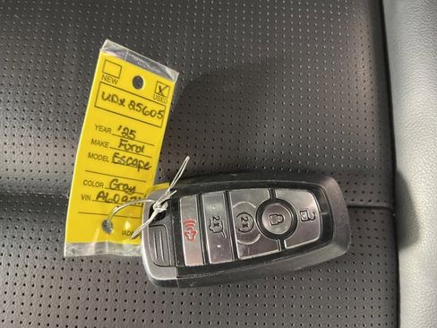 Used 2025 Ford Escape Platinum image 18