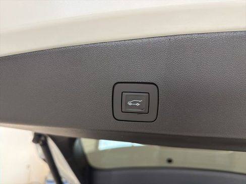 Used 2025 Buick Encore GX Avenir w/ Avenir Convenience Package AWD/4WD image 16