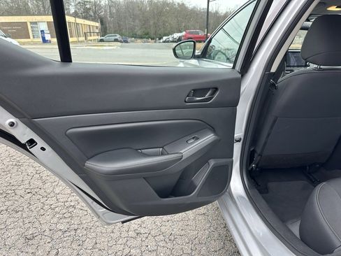 Used 2024 Nissan Altima 2.5 SV image 19