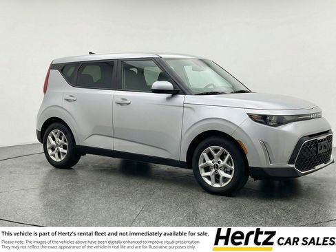 Used 2025 Kia Soul LX w/ LX Technology Package FWD image 1