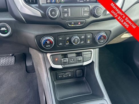 Used 2023 GMC Terrain SLE w/ Driver Convenience Package image 16