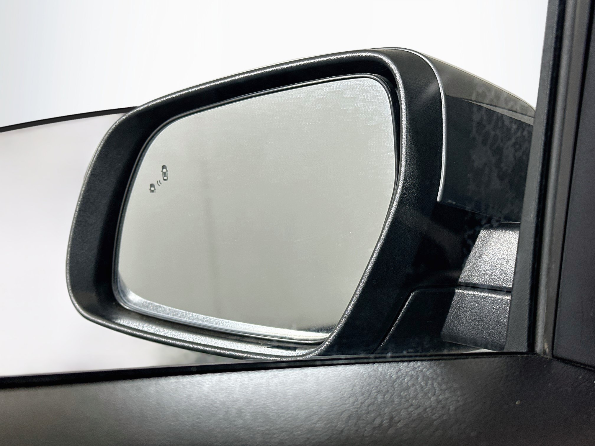Used 2025 Hyundai Venue SEL FWD image 16