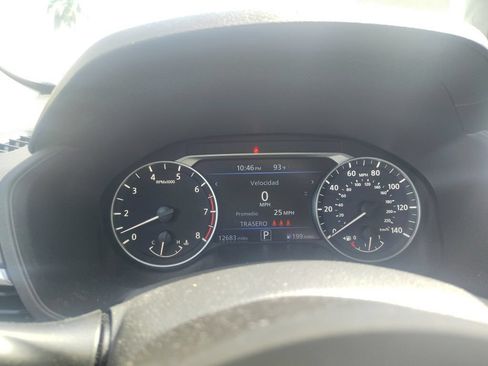 Used 2025 Nissan Altima 2.5 SV FWD image 2