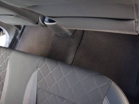 Used 2018 Nissan Kicks SV FWD image 48