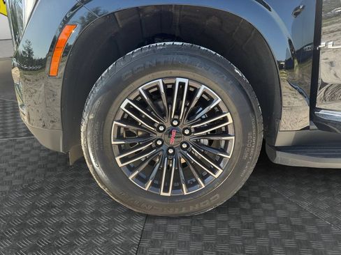 Used 2025 GMC Yukon XL Elevation AWD/4WD image 17