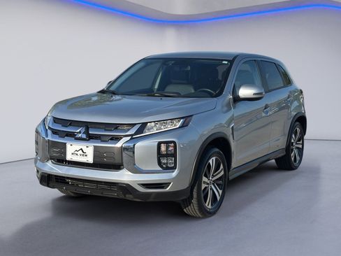 Used 2025 Mitsubishi Outlander Sport LE AWD/4WD image 2