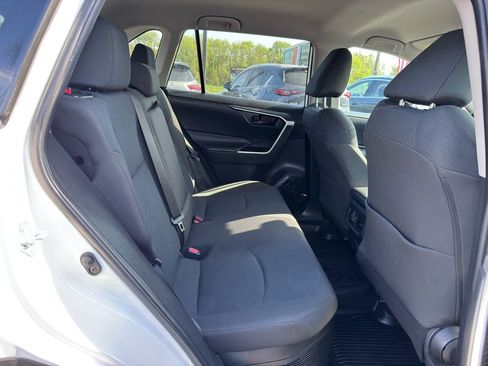 Used 2022 Toyota RAV4 LE AWD/4WD image 31