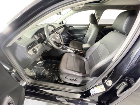 Used 2021 Volkswagen Passat 2.0T SE FWD image 20