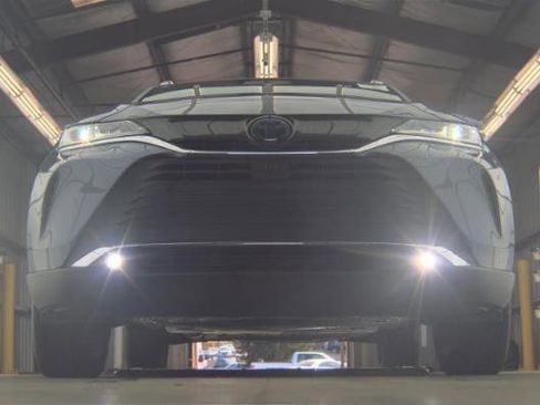 Used 2022 Toyota Venza Limited AWD/4WD image 3