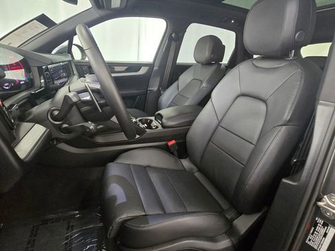 Certified 2025 Porsche Cayenne image 5