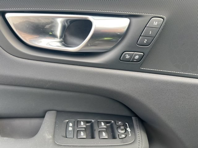 New 2026 Volvo XC60 B5 Plus w/ Protection Package Premier AWD/4WD image 24