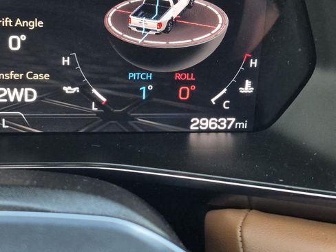 Certified 2025 GMC Canyon AT4 w/ Nightfall Edition AWD/4WD image 22