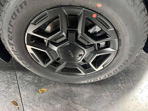 New 2026 Kia Sorento SX Prestige w/ Olive Brown Leather Package image 14