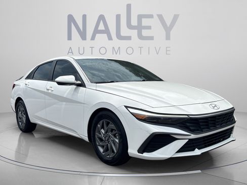 Used 2024 Hyundai Elantra SEL FWD image 7