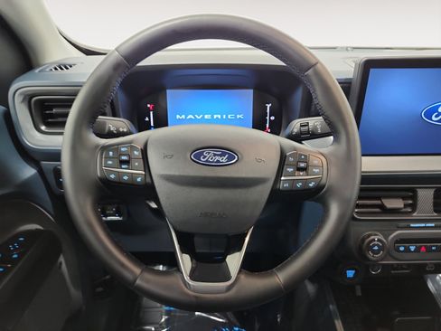 Used 2025 Ford Maverick Lariat w/ Black Appearance Package AWD/4WD image 13
