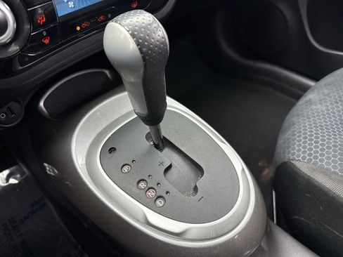 Used 2016 Nissan Juke SV image 21