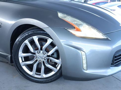 Used 2014 Nissan 370Z Touring RWD image 4