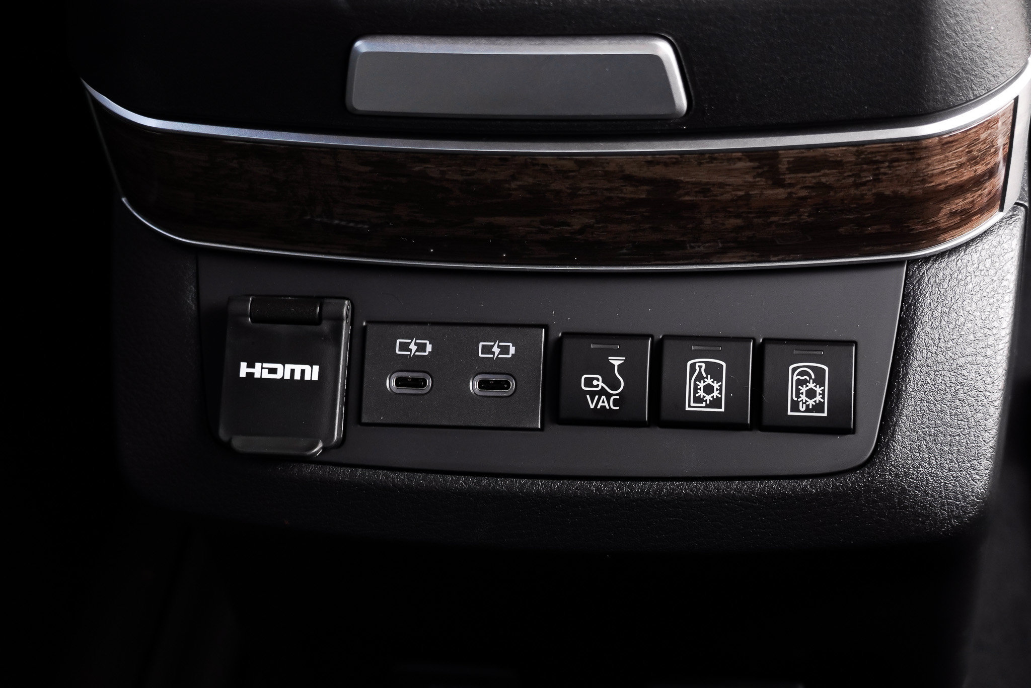 New 2026 Toyota Sienna Platinum AWD/4WD image 33