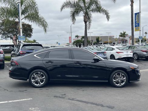 Certified 2023 Honda Accord EX image 25