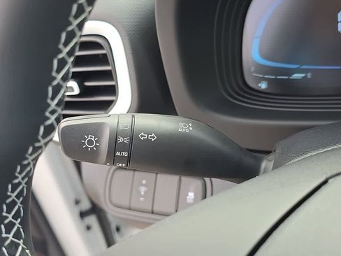 New 2026 Hyundai Venue SEL FWD image 27
